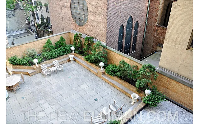 Sold by Douglas Elliman | media 21