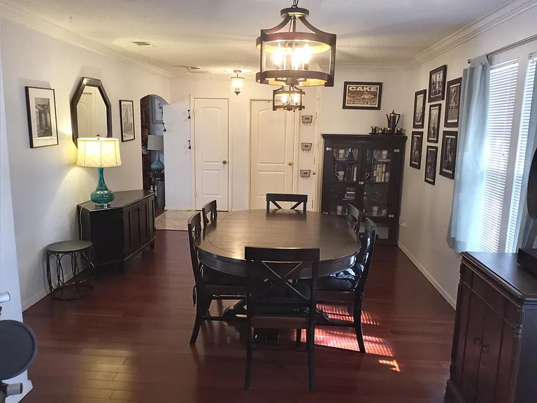 8402 Roan Ln — Photo 7