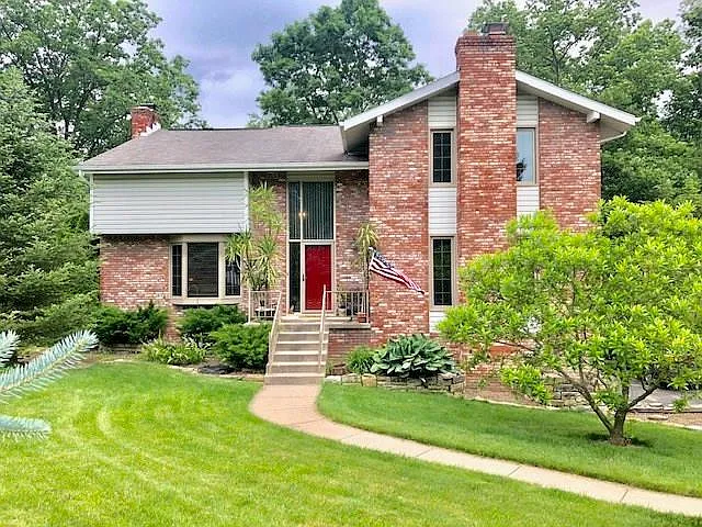 153 Hemlock Dr photo 1