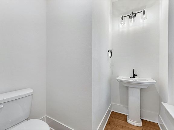 4th image of 3001 S 15th St