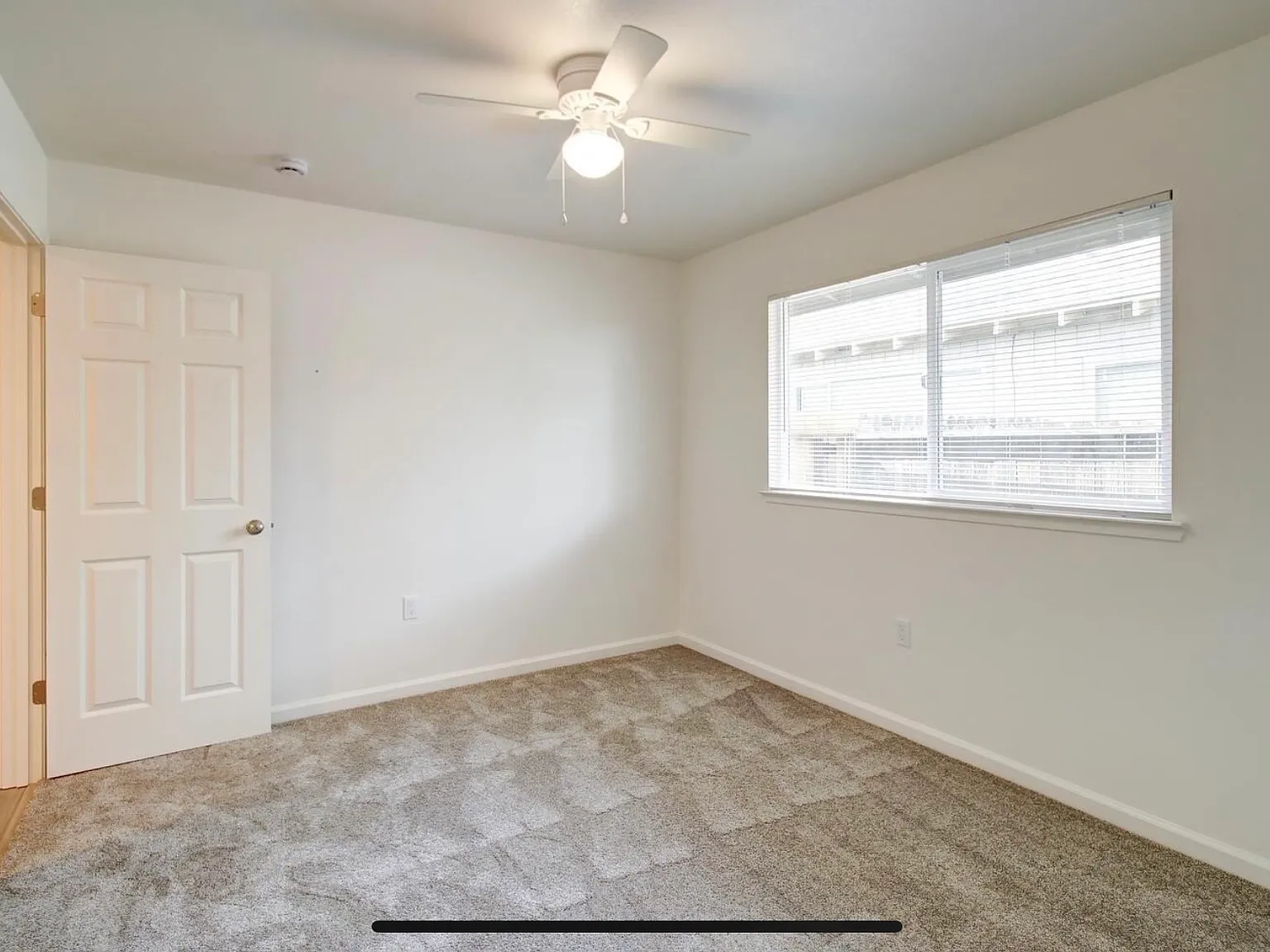 3 bed, 987 sqft, $2,295 — Photo 2