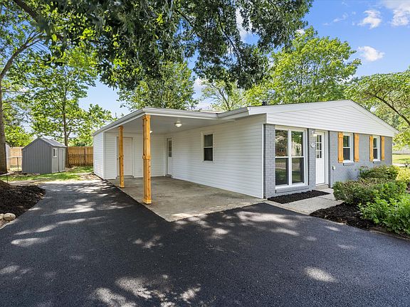 4th image of 2875 Dennis Ln