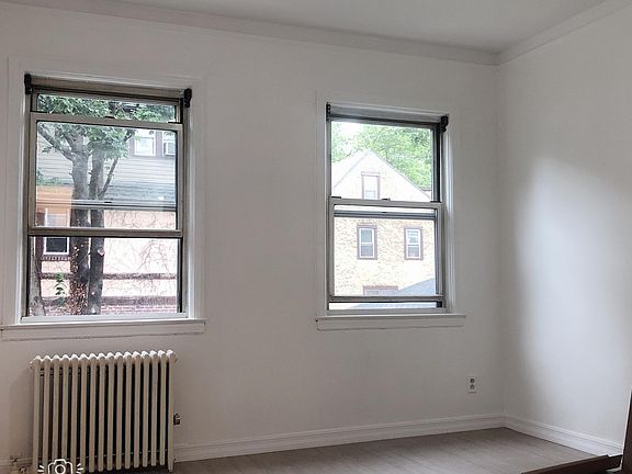 4th image of 35XX 191st St #1F