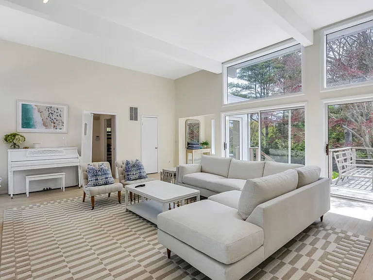 10 Bailow Ln — Photo 9
