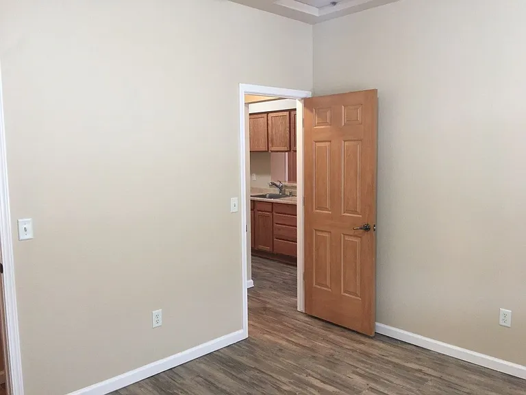181 Hillcrest Dr — Photo 13