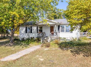 10152 Vandalia Rd, Louisville, IL 62858