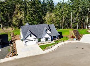 989 S 66th Ct, Springfield, OR 97478