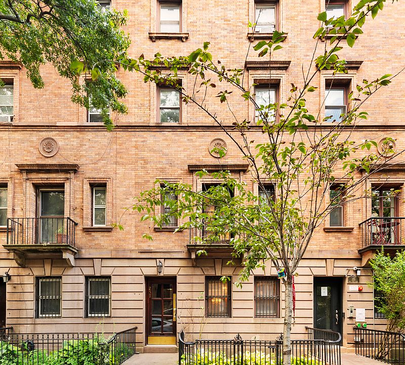 1st image of 257 W 139th St #1A