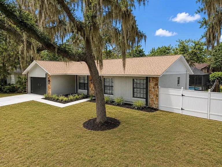 1431 Peachfield Dr — Photo 4