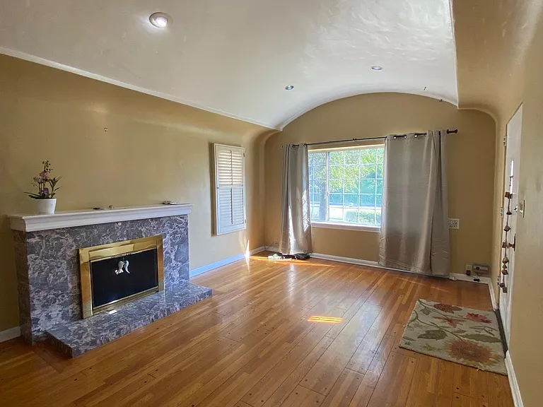 19 E Forest Ave — Photo 3