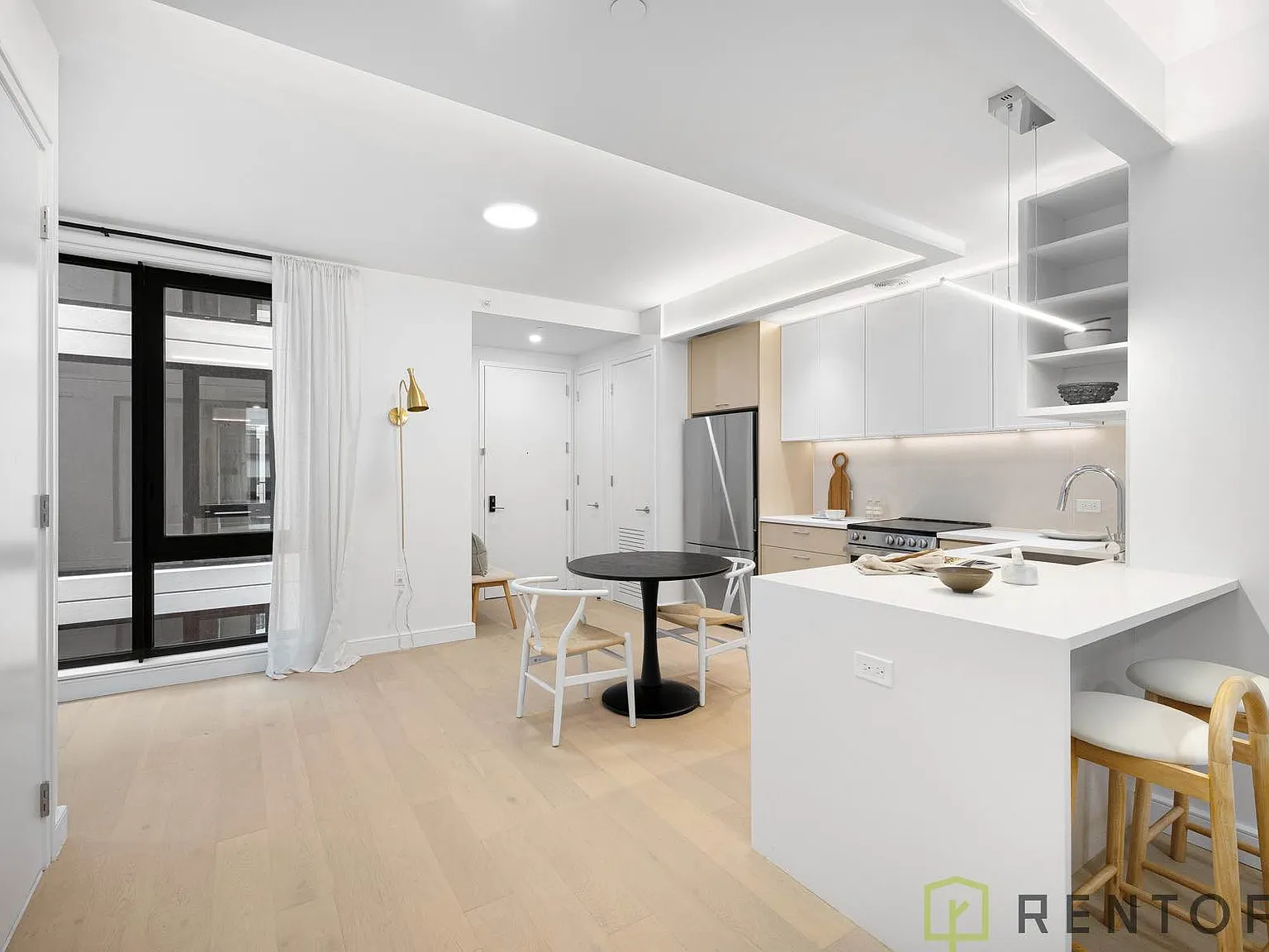 555 West 45th Street — Photo 3