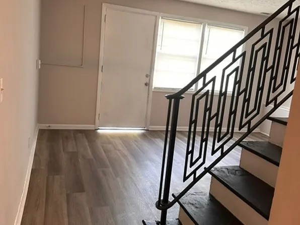 1090 Third St APT 3, Stone Mountain, GA 30083