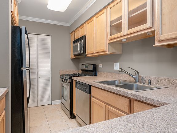 3rd image of 2403 N Kennicott Dr APT 2E