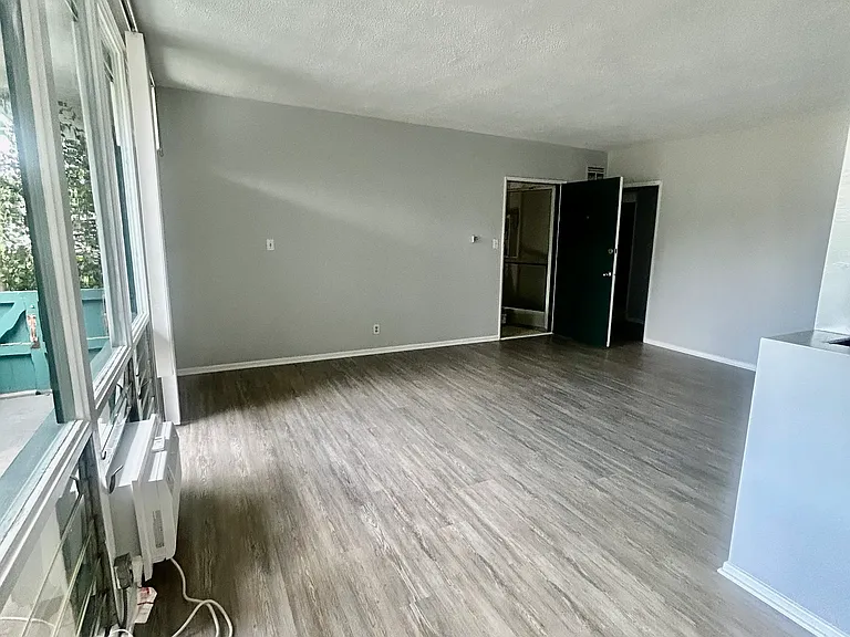 1428 Havenhurst Dr #16 — Photo 5