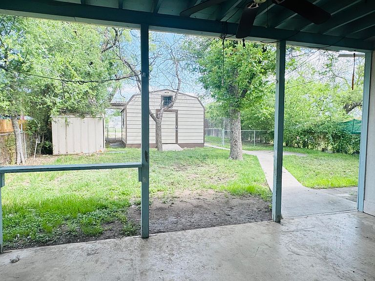 Listing photo 5