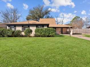 2012 Fairfax Dr, Corsicana, TX 75110