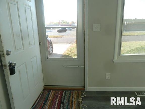 2nd image of 3014 N Renwood Ave
