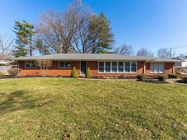 14 Green Oaks Dr, Saint Louis, MO 63132