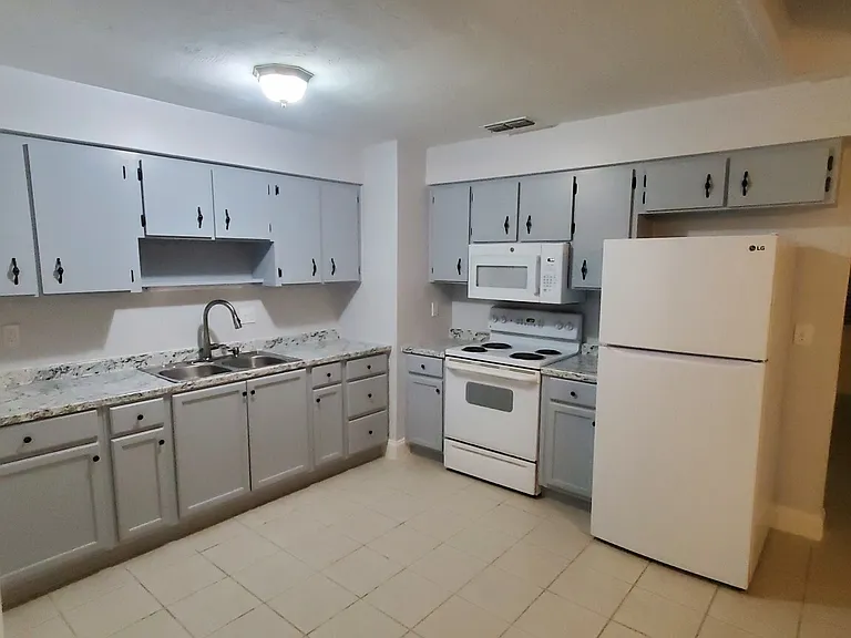 801 Little Pine Dr — Photo 6