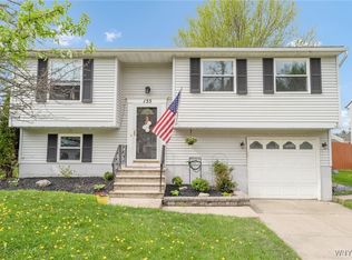 155 Oakhill Dr, Hamburg, NY 14075