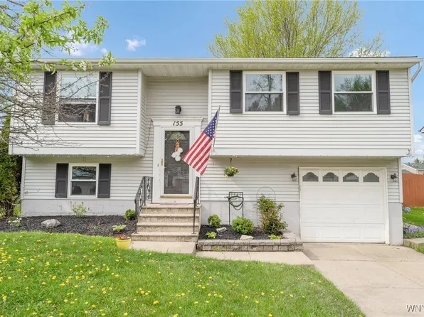 155 Oakhill Dr, Hamburg, NY 14075