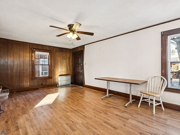 4th image of 96 Beaumont Pl