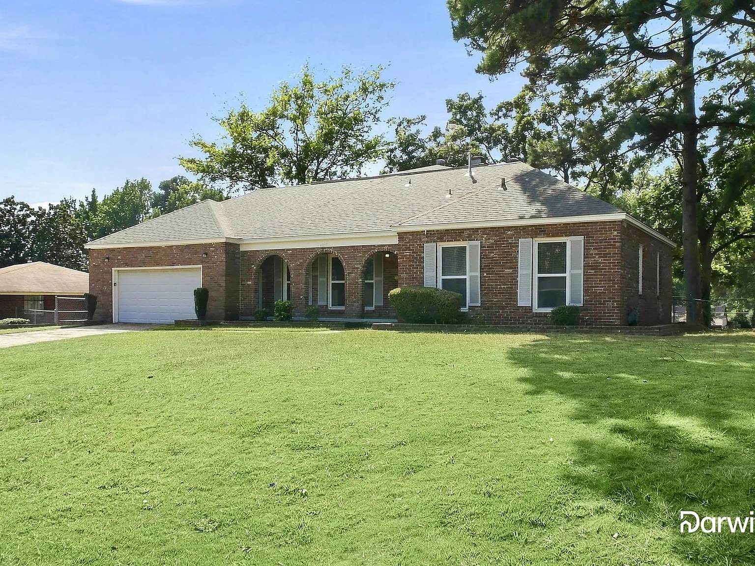 4 bed, 2.5 bath, 2490 sqft, $1,685 — Photo 2