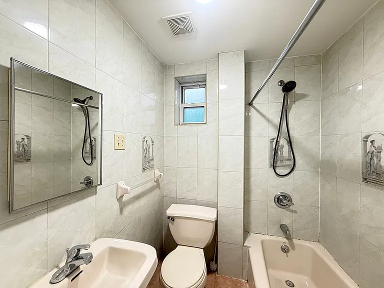 2544 S Darien St — Photo 6