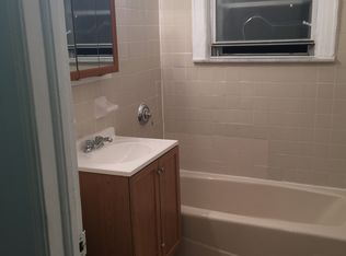 2035 21st St, Astoria, NY 11105
