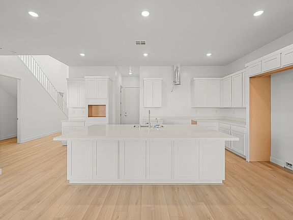 5 web or mls Lennar 10003 DECANO RIDGE ST 5