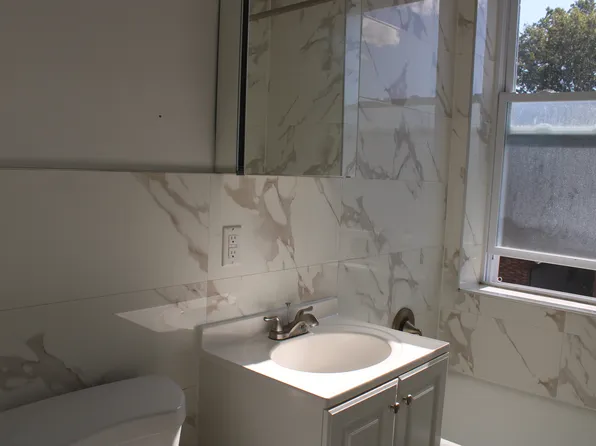 256 Grant Avenue image 11 of 15