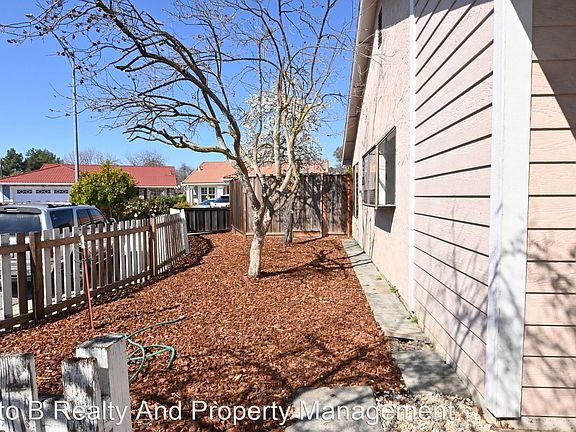 3rd image of 2535 Buckhill Ct