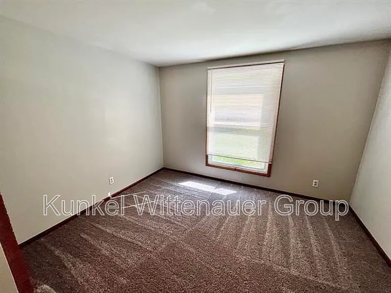 700 Saint Mary Dr — Photo 6