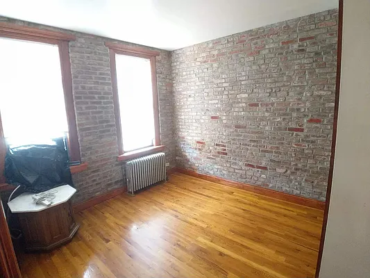 Rented by Downtown Mgt & Realty LLC | media 11