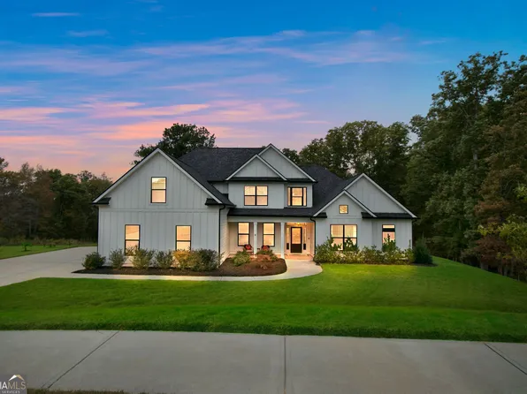 166 Elizabeth Ln, Newnan, GA 30265
