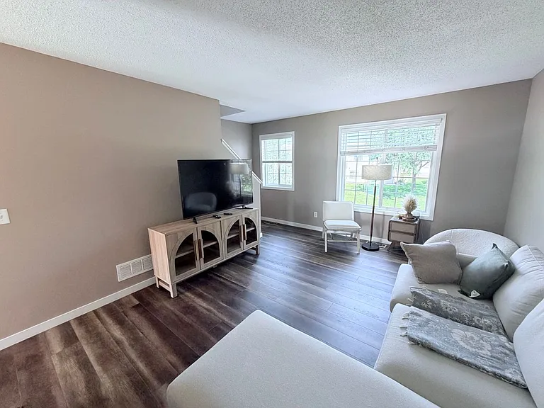 15539 Flight Way — Photo 10