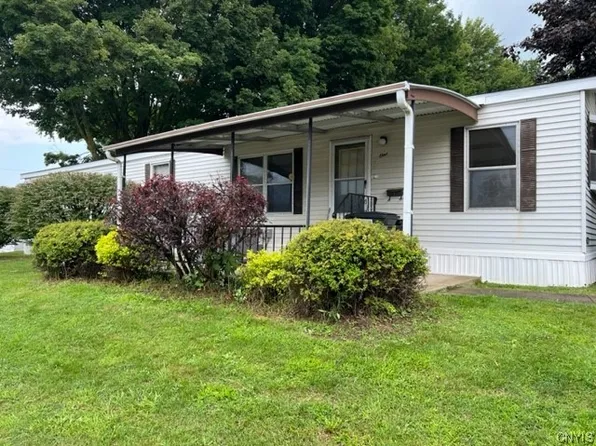 1 Singleton Dr, New Hartford, NY 13413