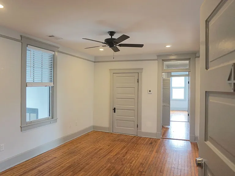 2411 Habersham Melrose — Photo 2