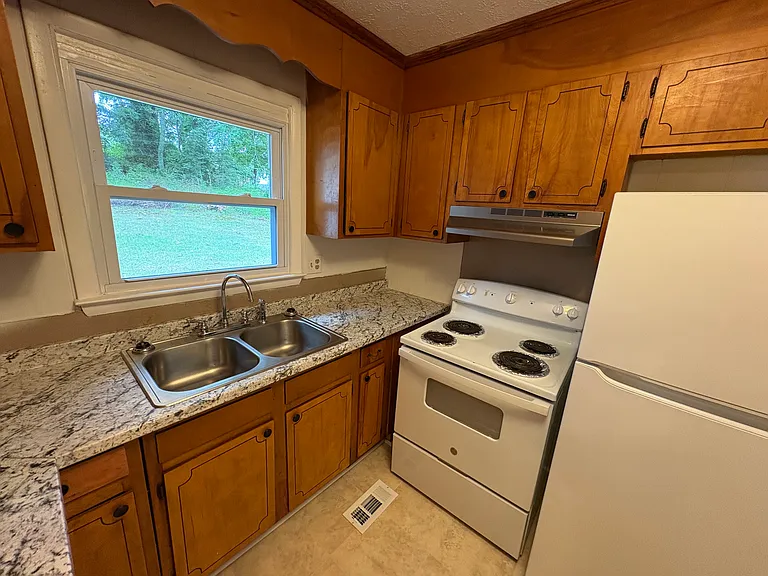 7003 Penndale Dr — Photo 5