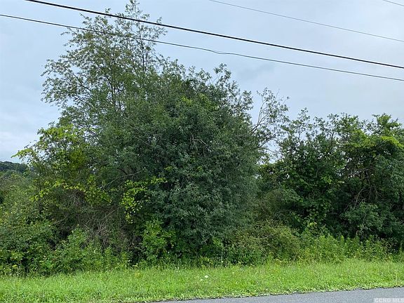 3rd image of Johnny Cake Ln