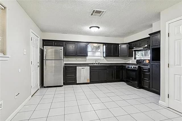 7842 Shubert St — Photo 3