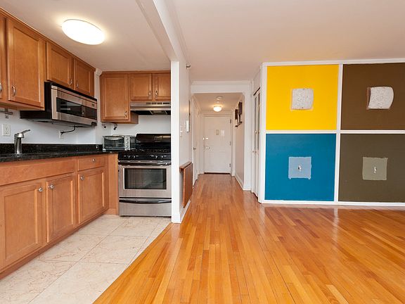 2nd image of 1443 28th Ave APT 4