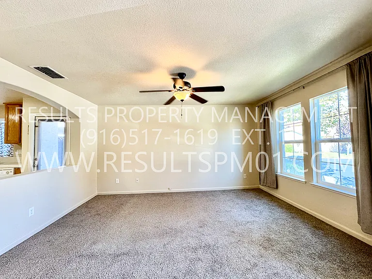 1529 Blue Squirrel St — Photo 16