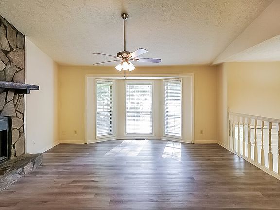 4th image of 2955 Clear Water Dr