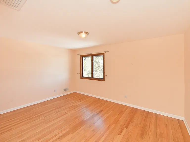 79 Grand Blvd — Photo 16