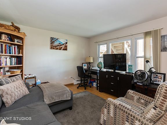 3rd image of 6044 N Melvina Ave APT 1