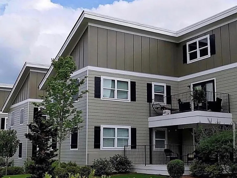 535 Forrest Ave — Photo 1