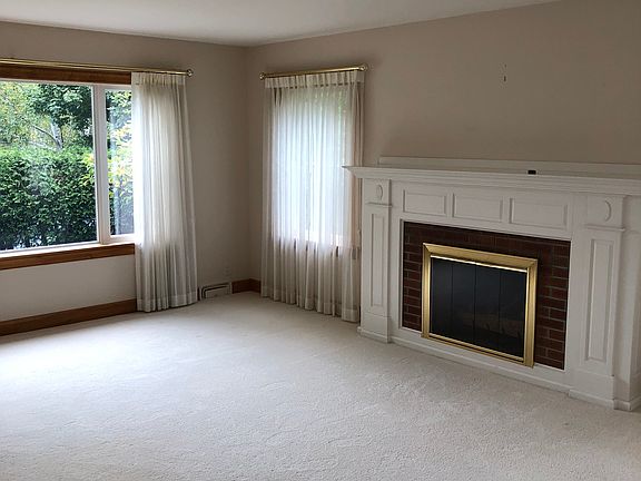 5th image of 1911 Riverview Dr