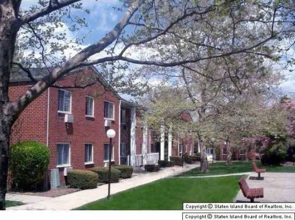 11 Gadsen Pl APT 1H, Staten Island, NY 10314