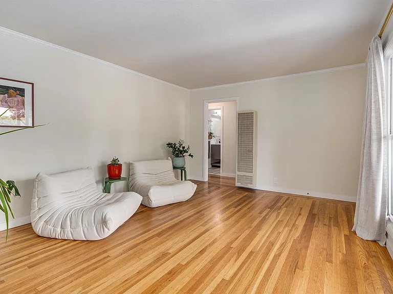 1410 Banks Ave — Photo 8